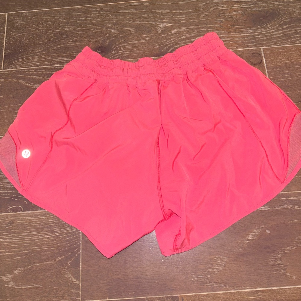 Lulu Lemon Hotty Hot shorts. Size 8 Tall